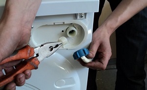 Демонтаж стиральной машины в Петергофе