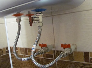 Подключение накопительного водонагревателя в Петергофе